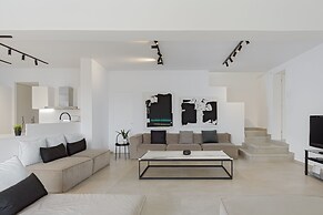 Athenian Black Villa