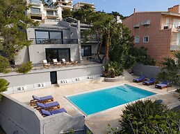 Athenian Black Villa