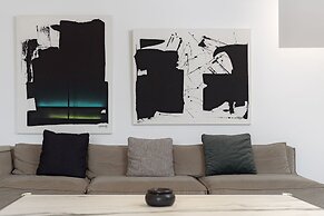 Athenian Black Villa
