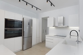 Athenian Black Villa