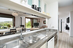 Casina al Vento by Mmega
