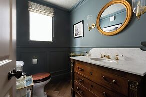 First Street III by Onefinestay