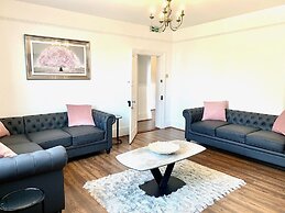 Stunning 6 Bedroom Farmhouse in Hellingly