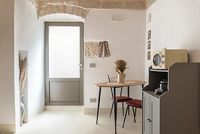 Cementine Traditional Suites