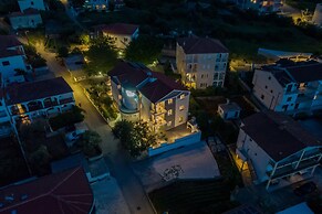 Apartment Tonka 220m From the Beach