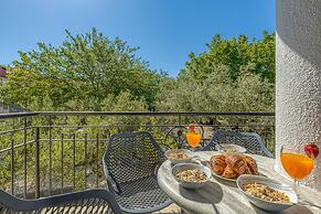 Apartment Tonka 220m From the Beach