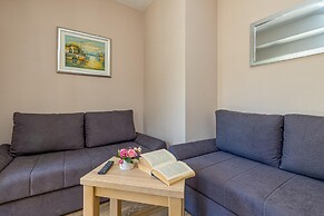 Apartment Tonka 220m From the Beach