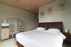 Alinson Sunset Hill By Zuzu