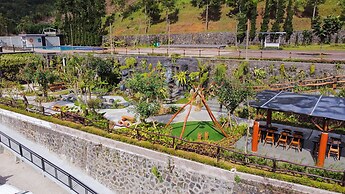 Alinson Sunset Hill By Zuzu