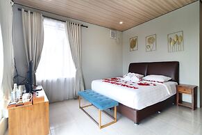 Alinson Sunset Hill By Zuzu