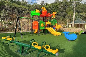 Alinson Sunset Hill By Zuzu