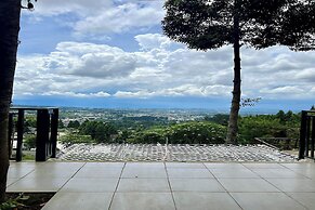 Alinson Sunset Hill By Zuzu