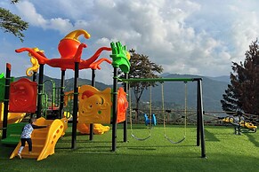 Alinson Sunset Hill By Zuzu