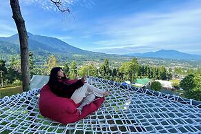 Alinson Sunset Hill By Zuzu