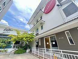 Ruan Plaisoi Apartment