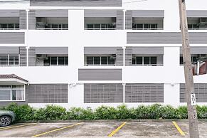 Ruan Plaisoi Apartment