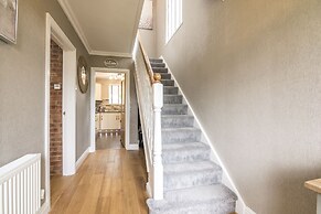 Mayfield House - 4 Bedroom House - Tenby