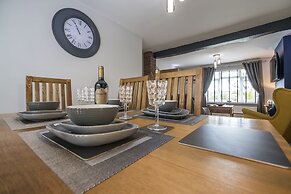 Mayfield House - 4 Bedroom House - Tenby