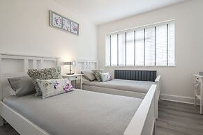 Mayfield House - 4 Bedroom House - Tenby