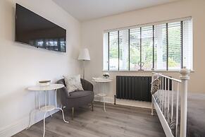 Mayfield House - 4 Bedroom House - Tenby