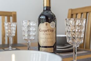 Mayfield House - 4 Bedroom House - Tenby