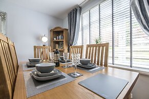 Mayfield House - 4 Bedroom House - Tenby