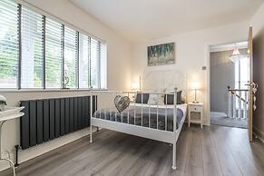 Mayfield House - 4 Bedroom House - Tenby