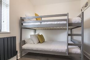 Mayfield House - 4 Bedroom House - Tenby