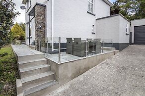 Mayfield House - 4 Bedroom House - Tenby