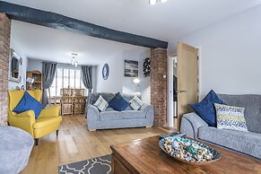 Mayfield House - 4 Bedroom House - Tenby