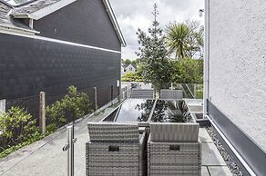 Mayfield House - 4 Bedroom House - Tenby