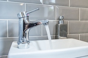 Mayfield House - 4 Bedroom House - Tenby