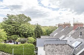 Mayfield House - 4 Bedroom House - Tenby