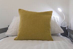 Mayfield House - 4 Bedroom House - Tenby