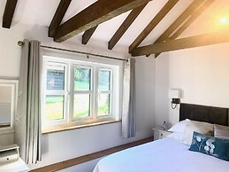 Boutique 3-bed Cottage in Hellingly
