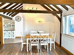Boutique 3-bed Cottage in Hellingly