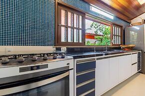 PF10 - Casa 3 Suítes a 300m da Praia