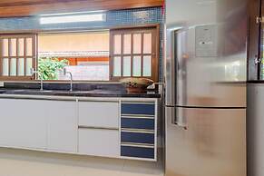 PF10 - Casa 3 Suítes a 300m da Praia