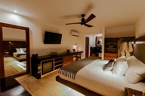 Casa del Jaguar Beach Hotel