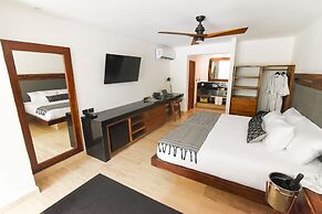 Casa del Jaguar Beach Hotel