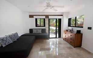 Casa del Jaguar Beach Hotel