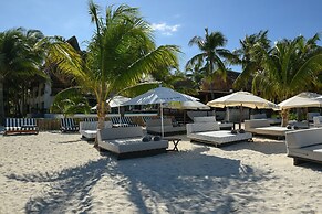 Casa del Jaguar Beach Hotel