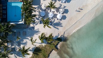 Casa del Jaguar Beach Hotel