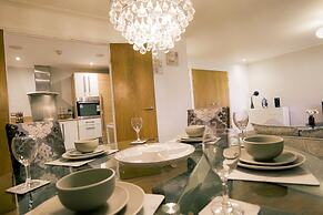 Stunning Holiday Stay With Free Gym and Parking