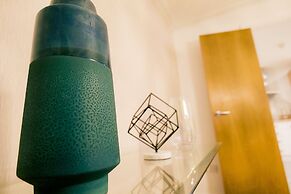 Stunning Holiday Stay With Free Gym and Parking