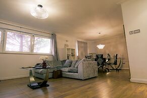 Stunning Holiday Stay With Free Gym and Parking