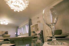 Stunning Holiday Stay With Free Gym and Parking