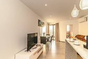 Inviting 2-bed Apartment in Armação de Pêra