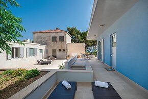 Beach Residences Caroline