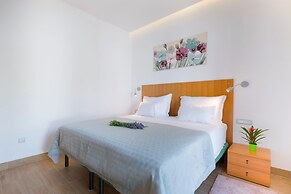 Beach Residences Caroline